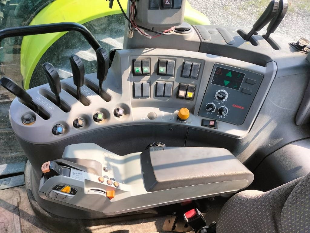 Tractor Claas Axion 810 CIS