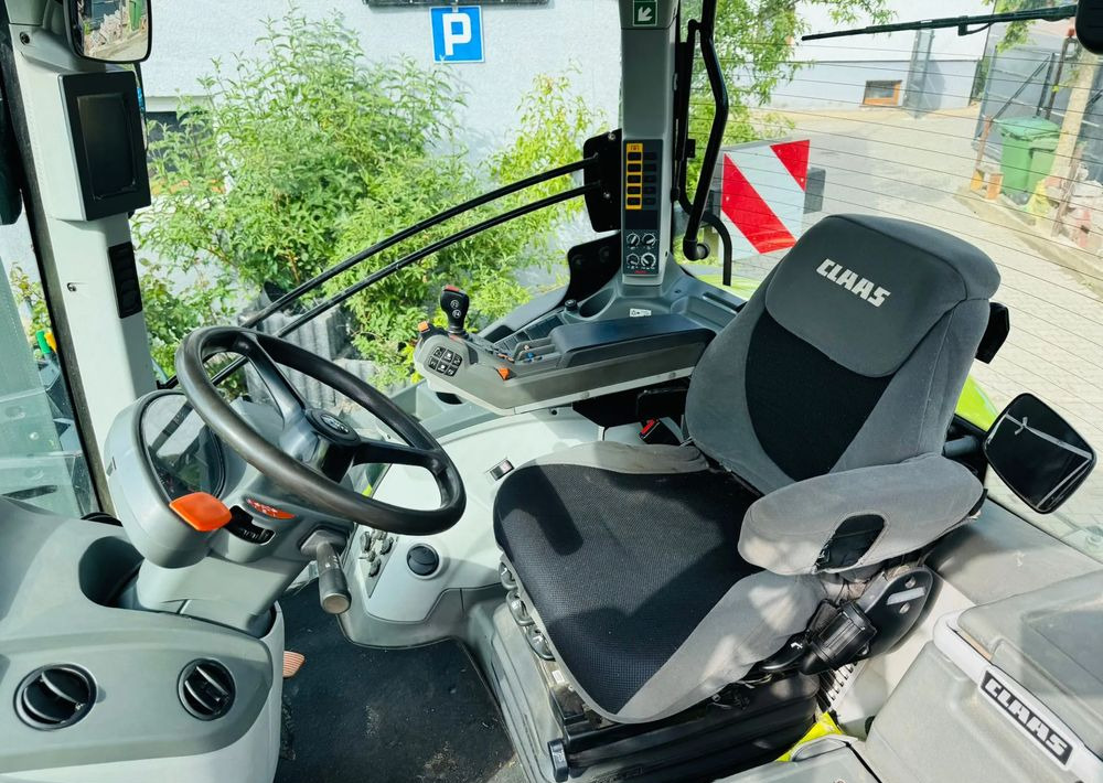 Tractor Claas Axion 810 CMATIC