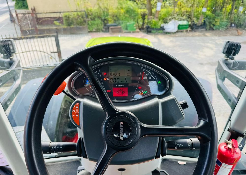 Tractor Claas Axion 810 CMATIC