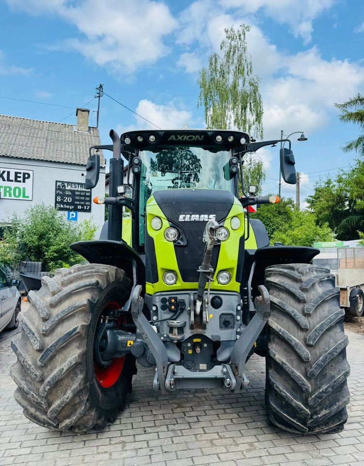 Tractor Claas Axion 810 CMATIC