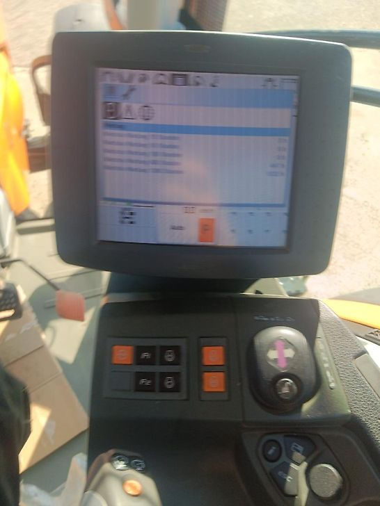 Tractor Claas Axion 810 Cmatic Cebis