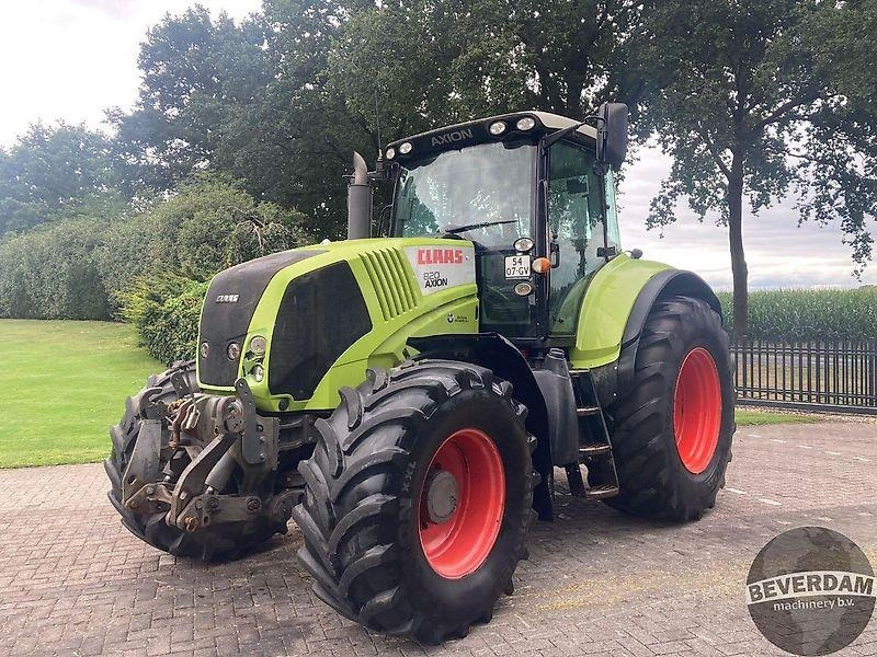 Tractor Claas Axion 820