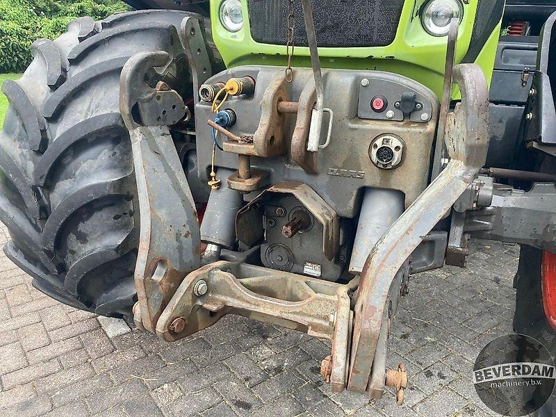 Tractor Claas Axion 820