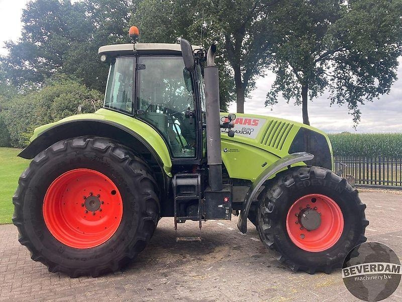 Tractor Claas Axion 820