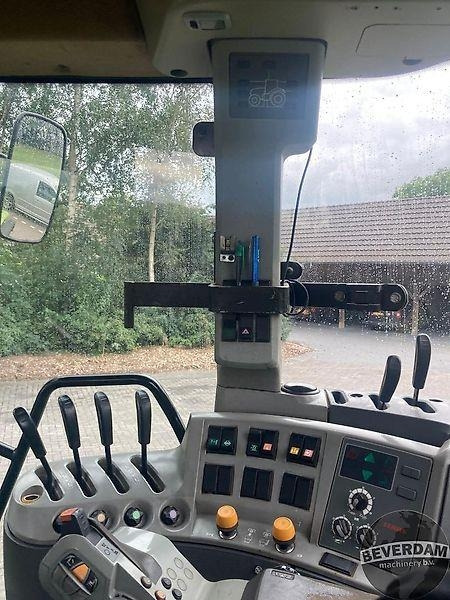 Tractor Claas Axion 820