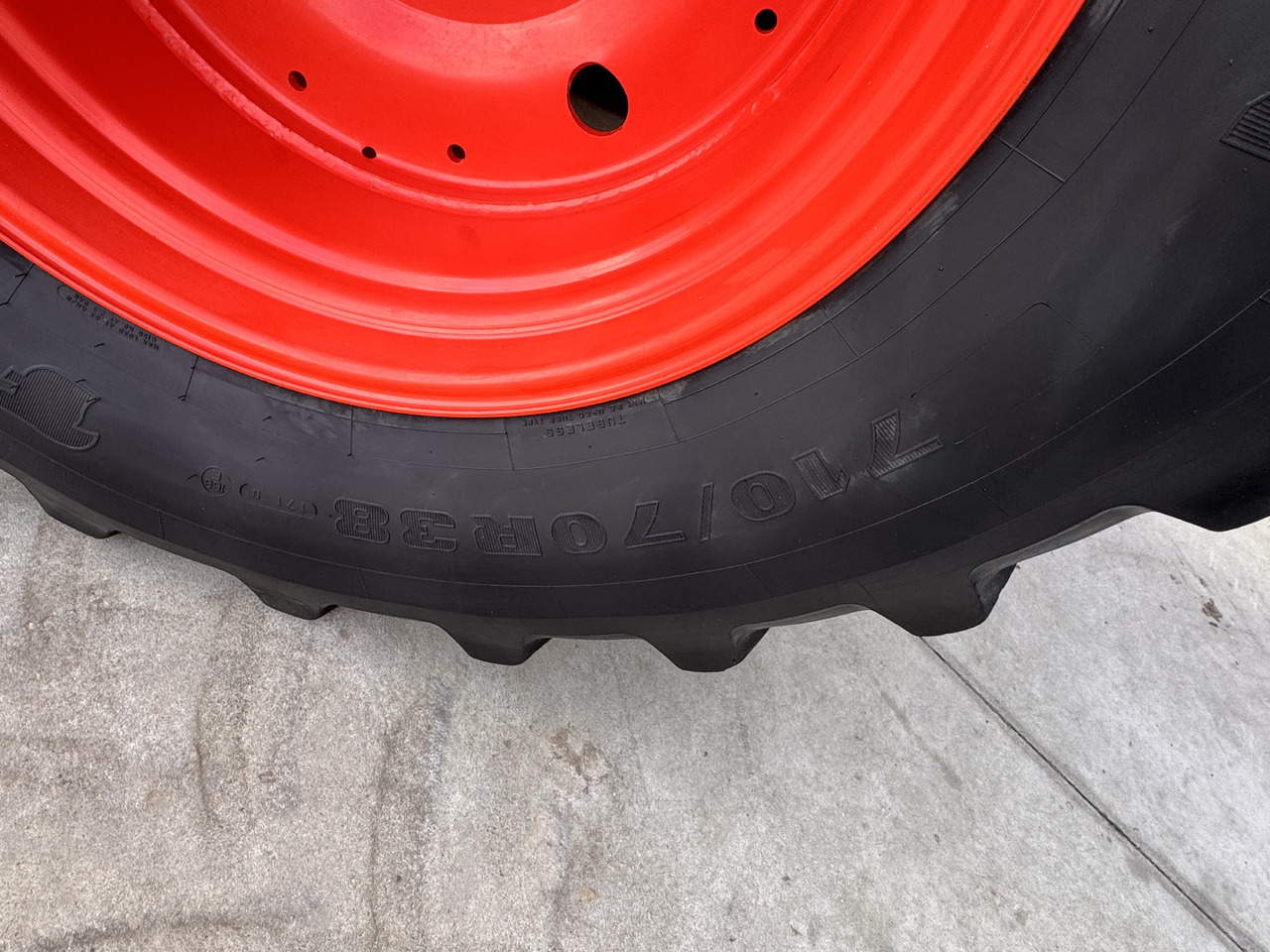 Tractor Claas Axion 820 Cebis C-matic