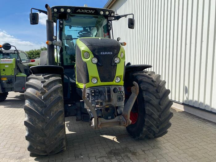 Tractor Claas Axion 830