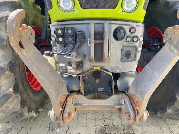 Tractor Claas Axion 830