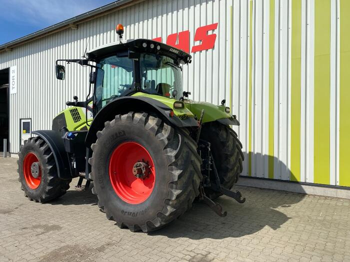 Tractor Claas Axion 830