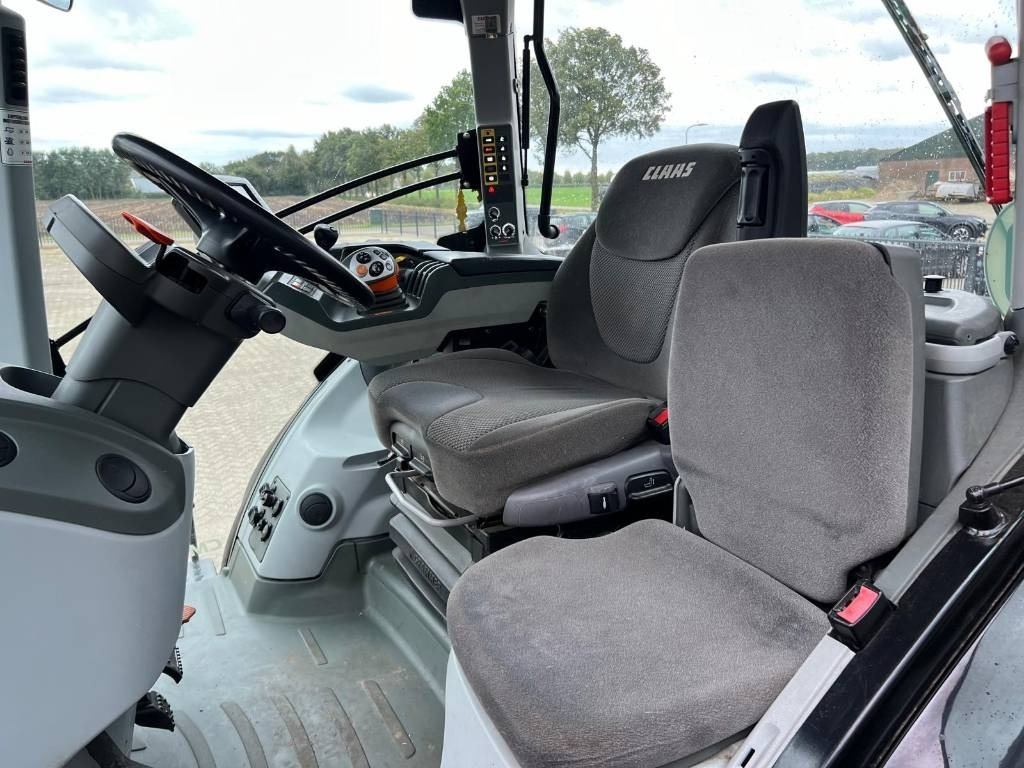 Tractor Claas Axion 830