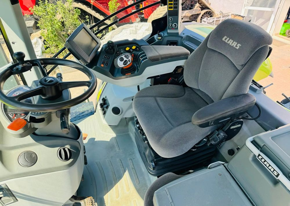 Tractor Claas Axion 830 CEBIS