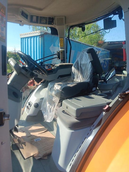 Tractor Claas Axion 830 C matic