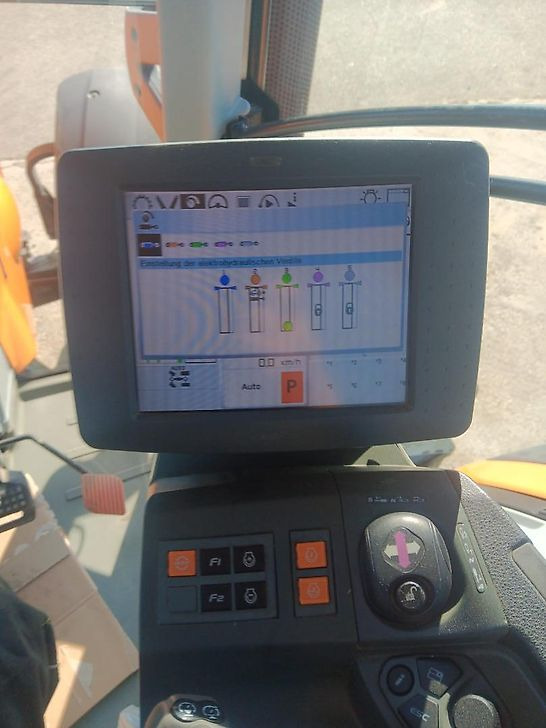 Tractor Claas Axion 830 C matic