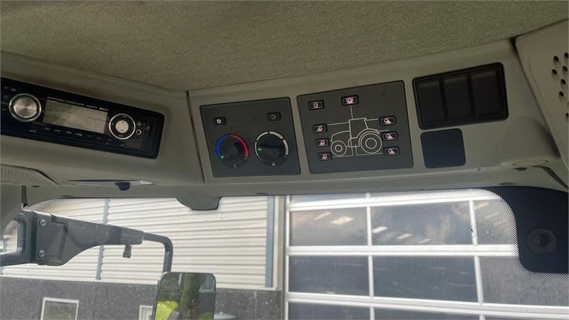 Tractor Claas Axion 830 Med frontlift