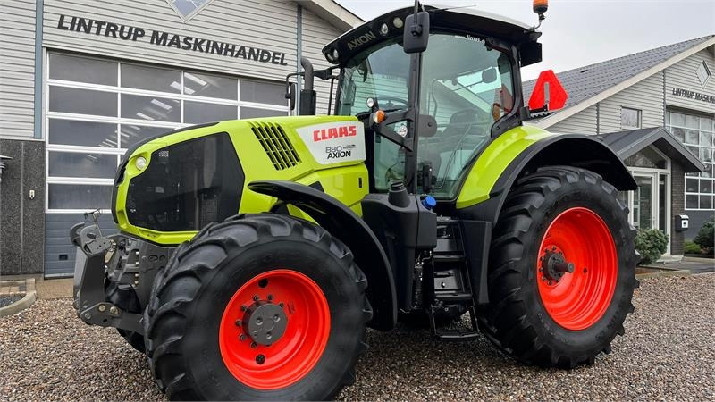 Tractor Claas Axion 830 Med frontlift. Velholdt traktor.