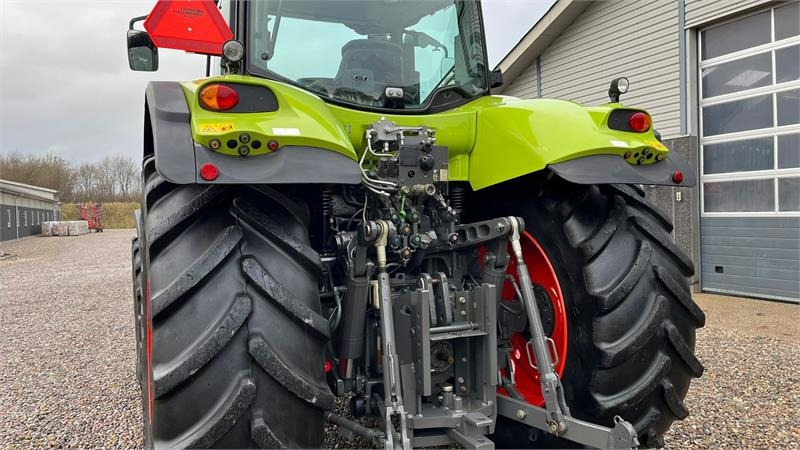 Tractor Claas Axion 830 Med frontlift. Velholdt traktor.