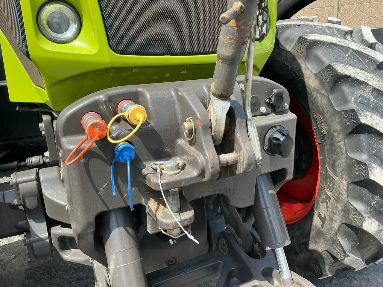 Tractor Claas Axion 840