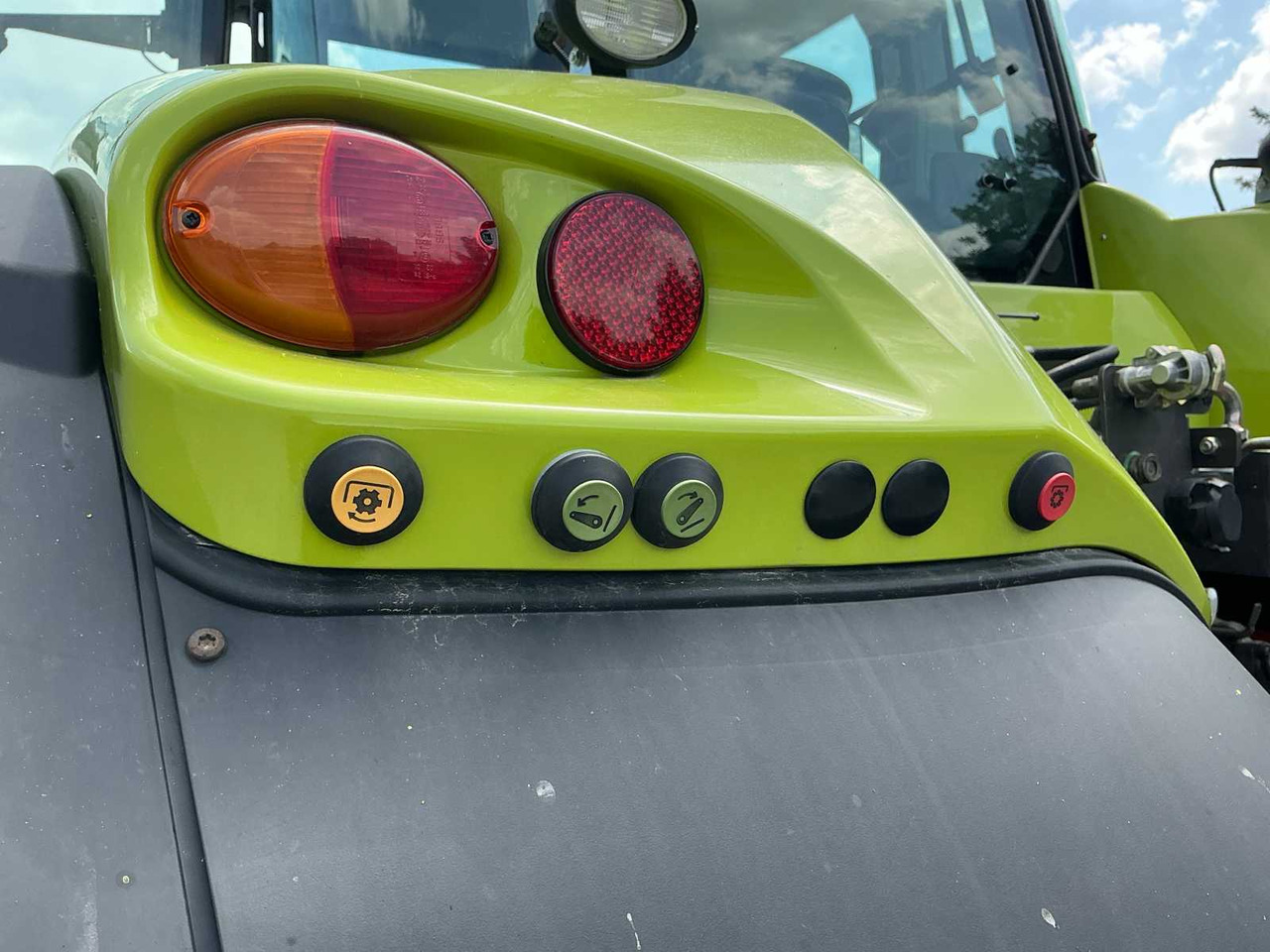 Tractor Claas Axion 840
