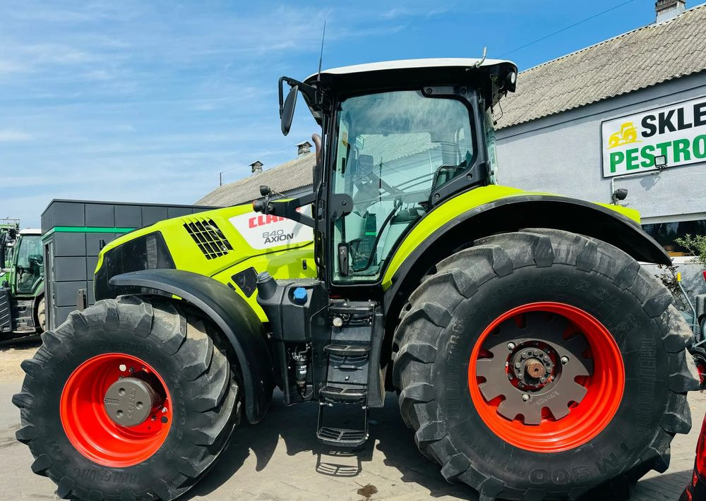 Tractor Claas Axion 840