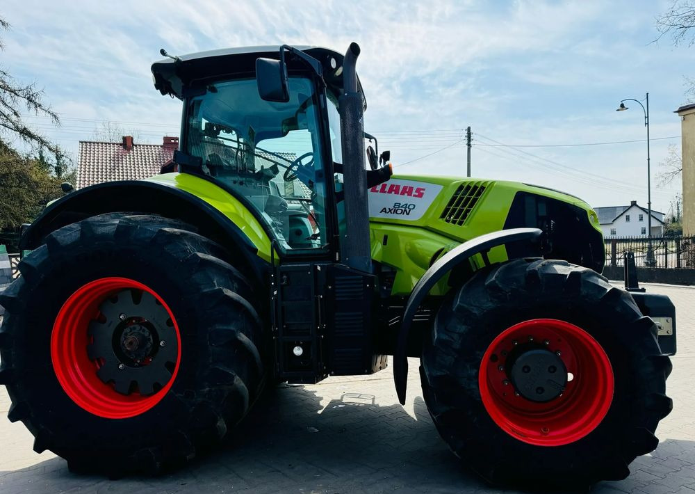 Tractor Claas Axion 840