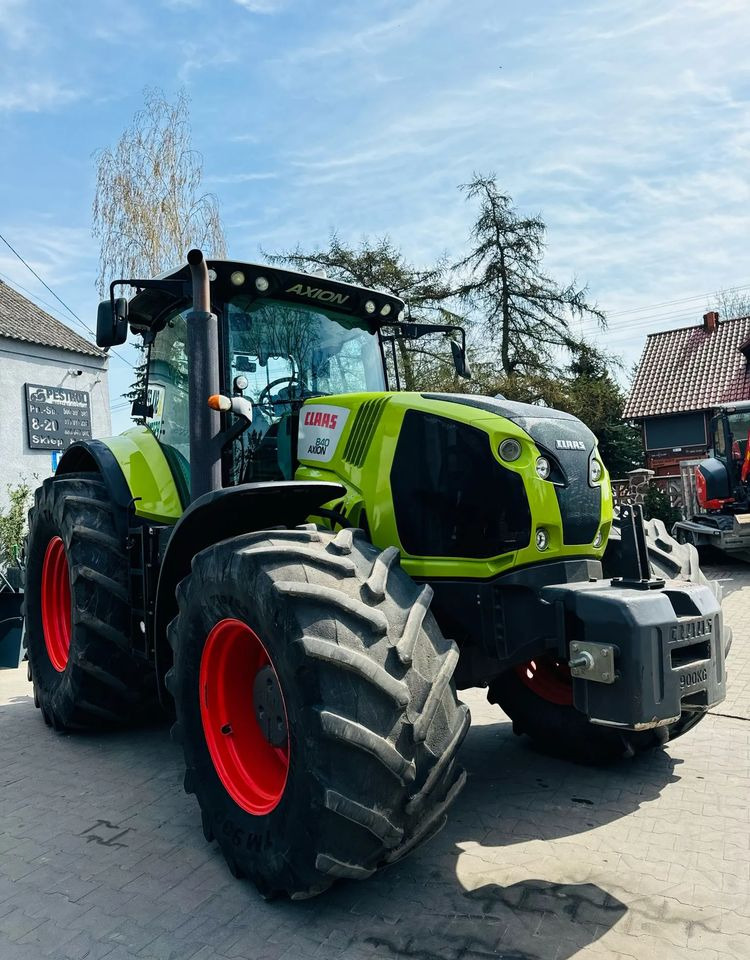 Tractor Claas Axion 840