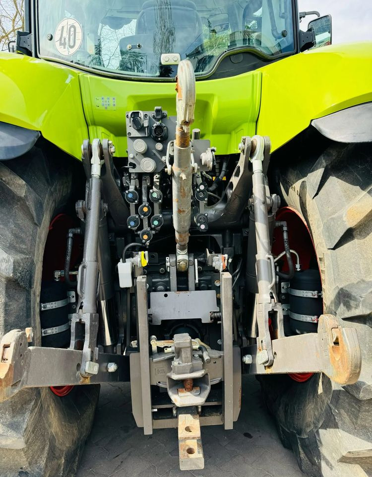 Tractor Claas Axion 840