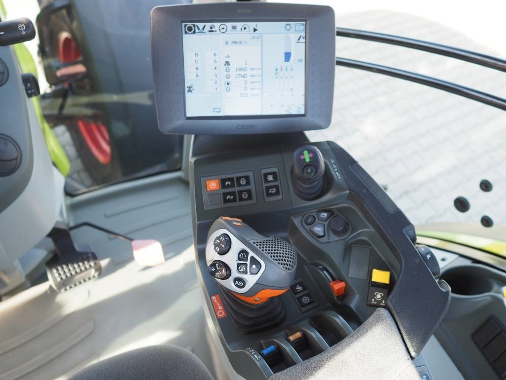 Tractor Claas Axion 840 CEBIS