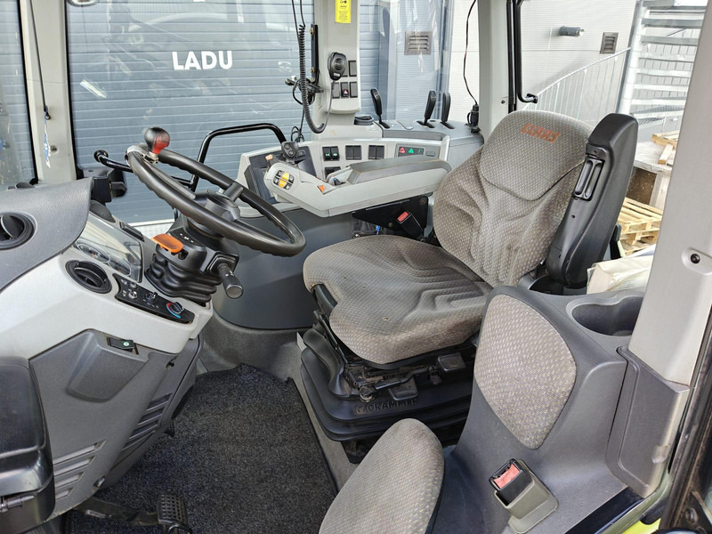 Tractor Claas Axion 840 Cmatic