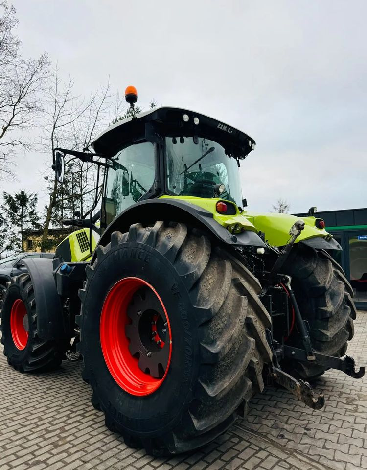 Tractor Claas Axion 850