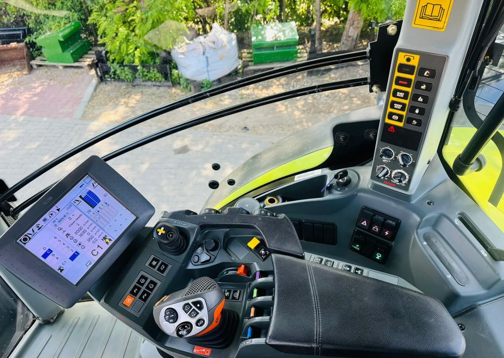 Tractor Claas Axion 850