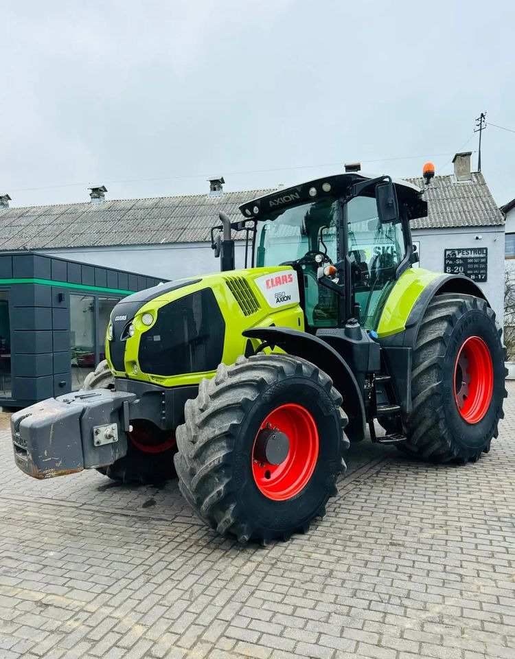 Tractor Claas Axion 850