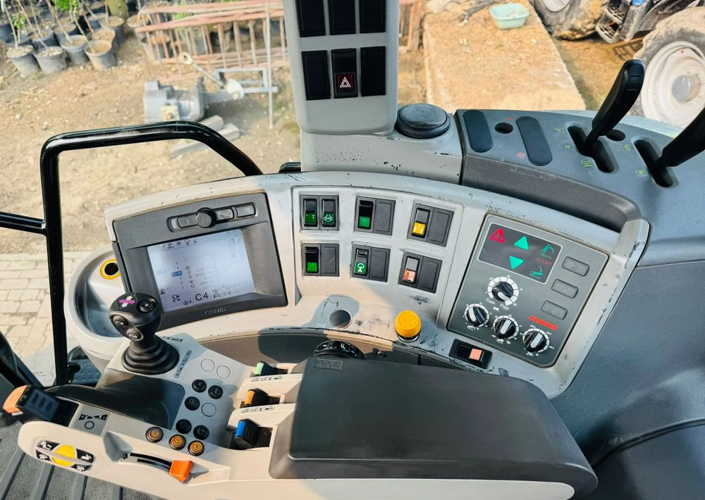 Tractor Claas Axion 850 CEBIS