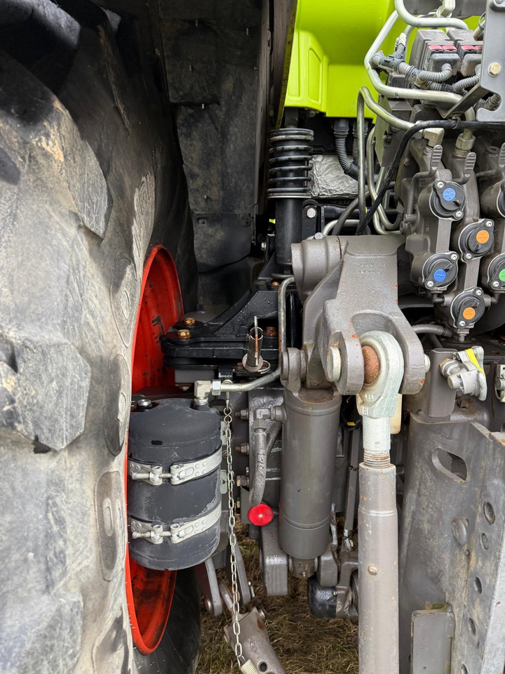 Tractor Claas Axion 850 C-Matic