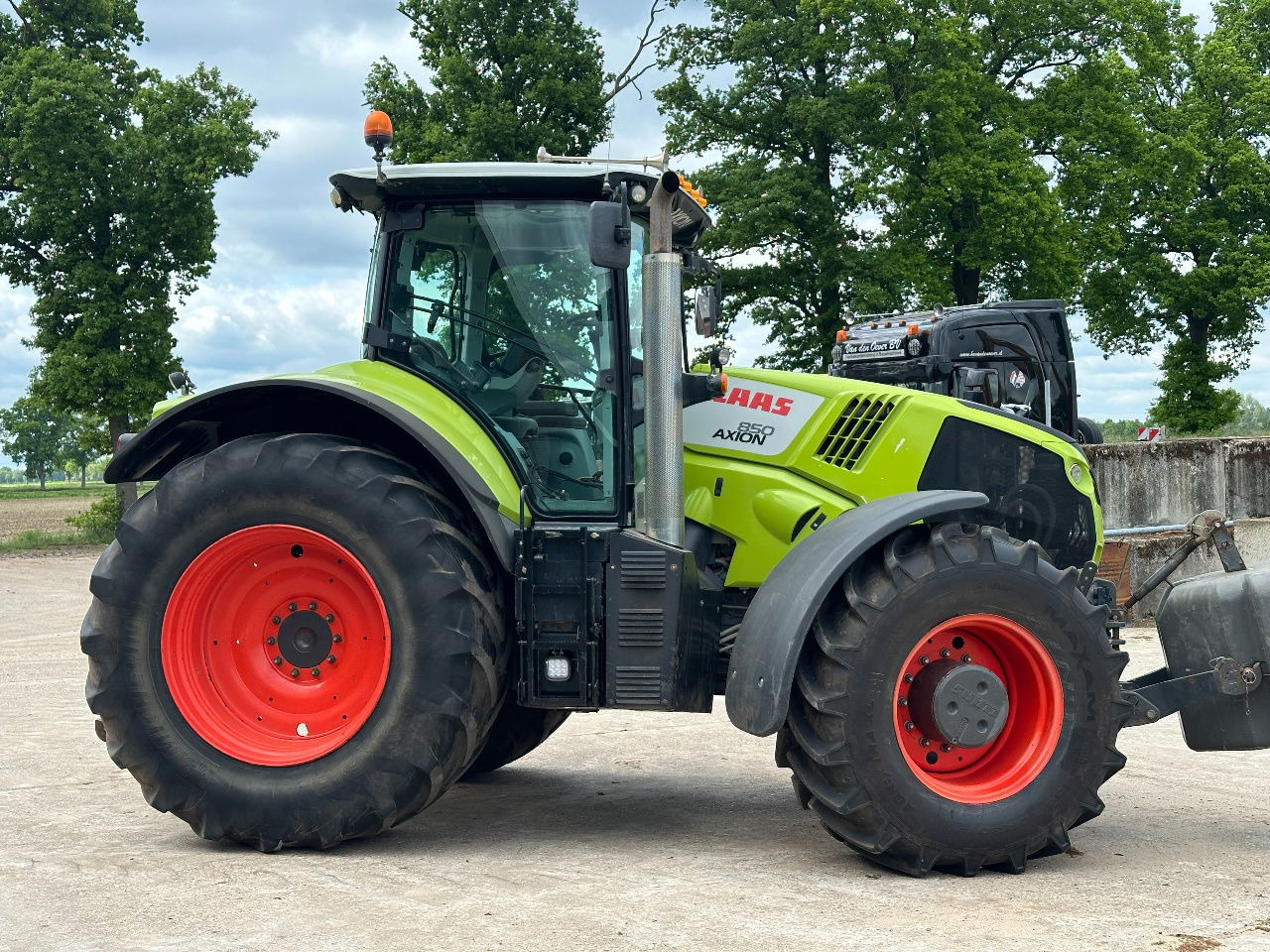 Tractor Claas Axion 850 Cmatic