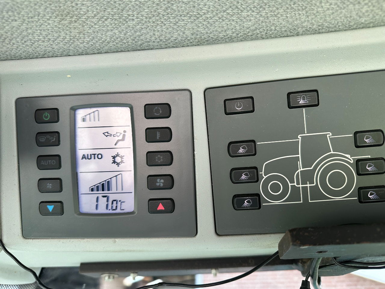 Tractor Claas Axion 850 Cmatic