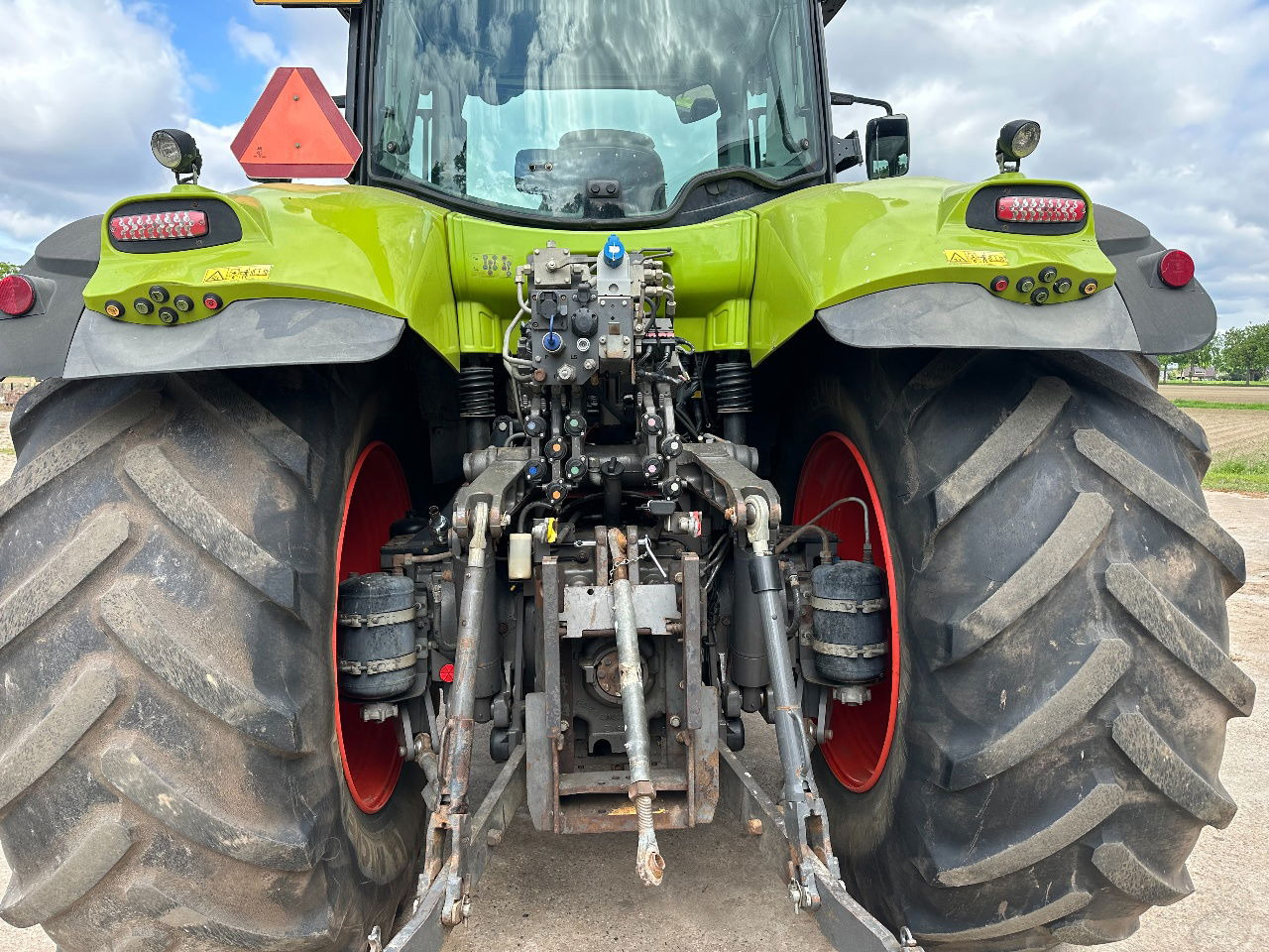 Tractor Claas Axion 850 Cmatic