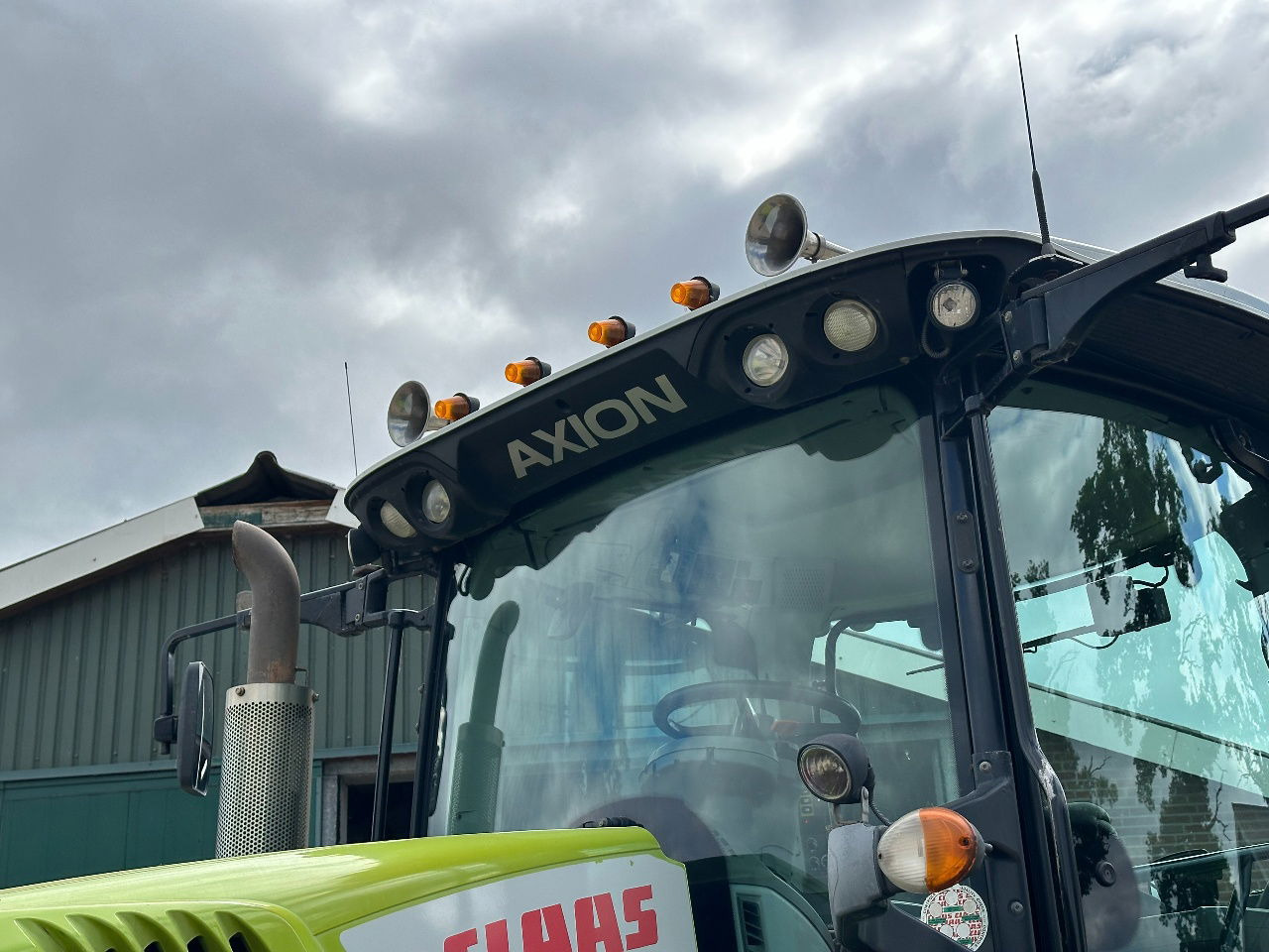 Tractor Claas Axion 850 Cmatic