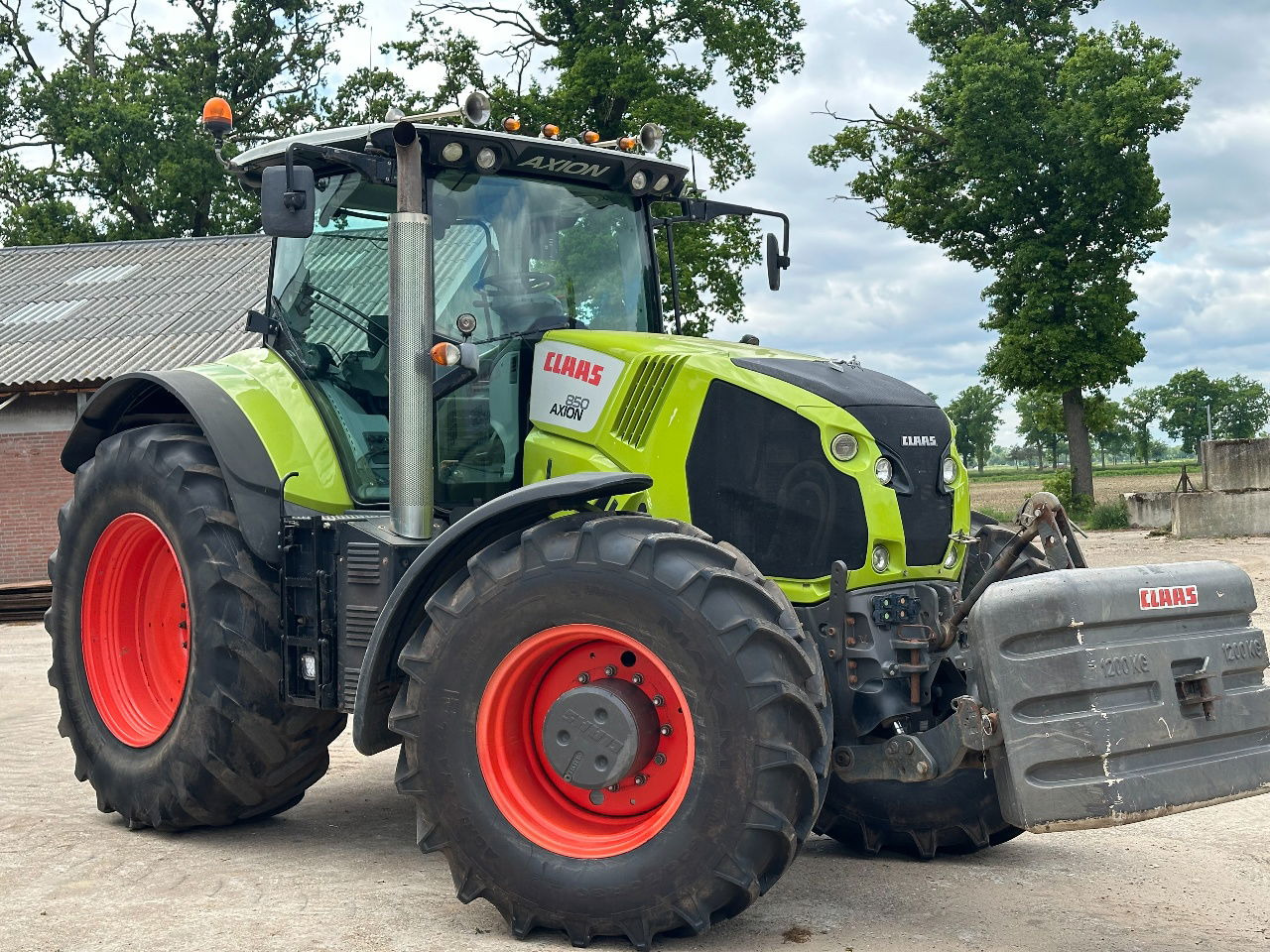 Tractor Claas Axion 850 Cmatic