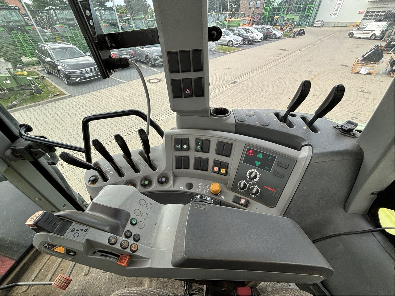 Tractor Claas Axion 850 Hexa-Shift
