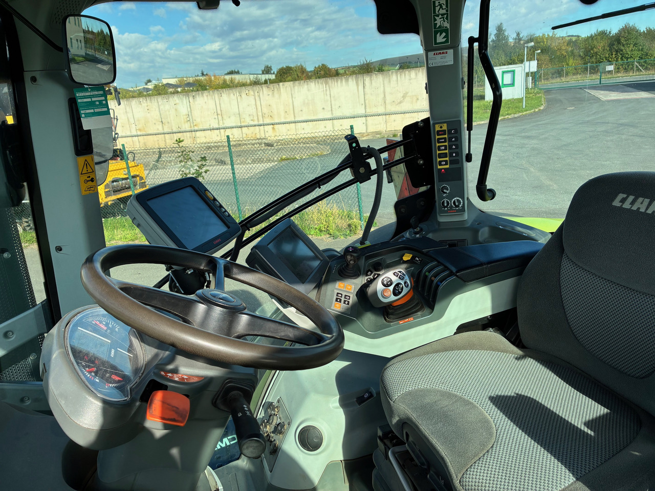 Tractor Claas Axion 870