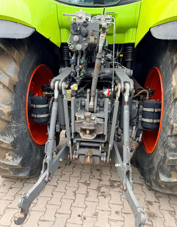 Tractor Claas Axion 870