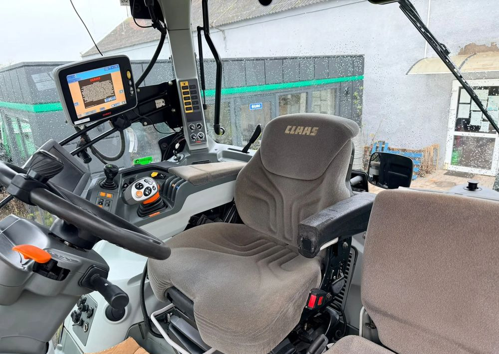 Tractor Claas Axion 870