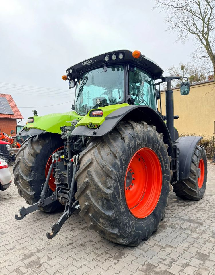Tractor Claas Axion 870