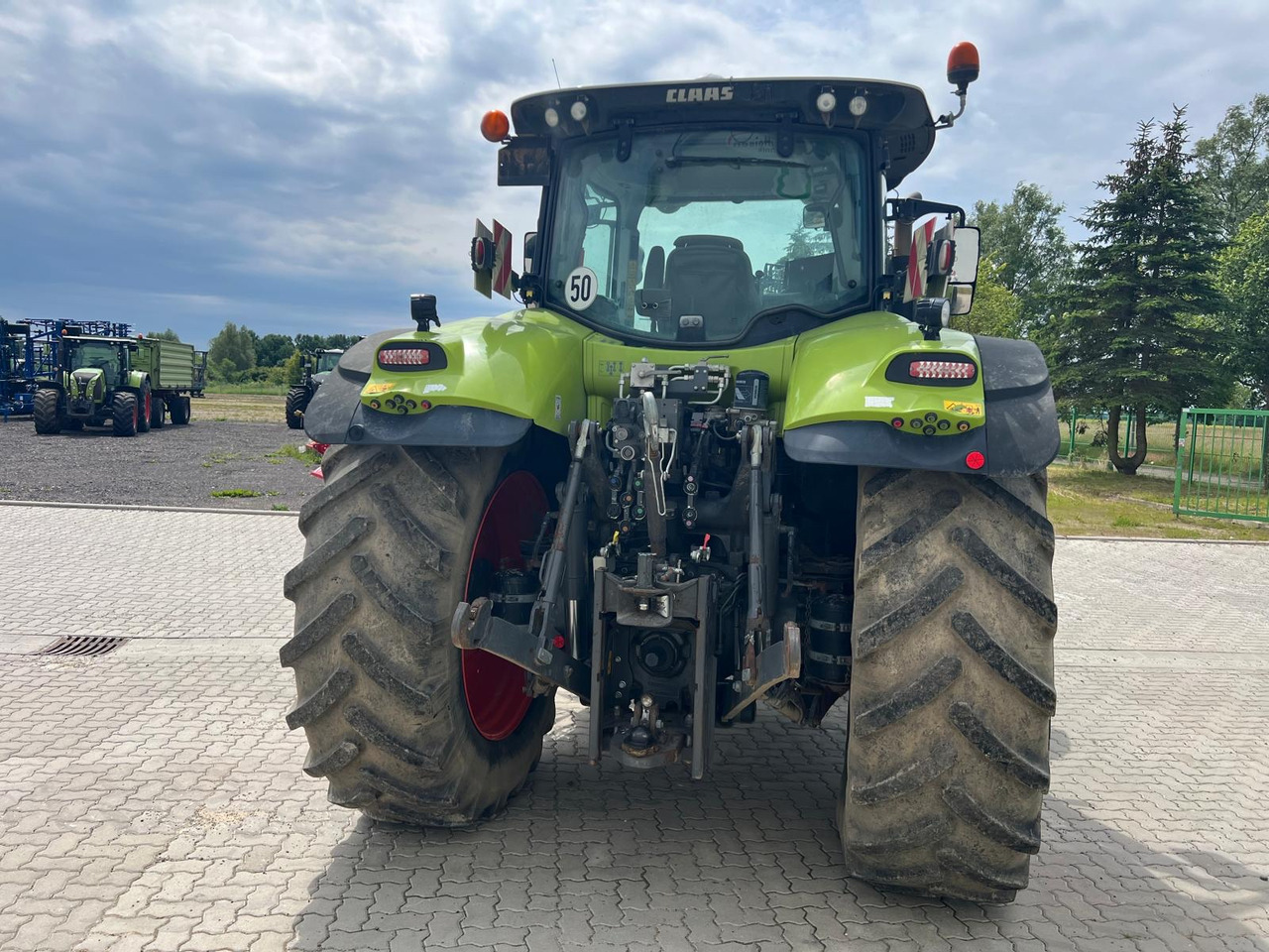 Tractor Claas Axion 870 CMatic