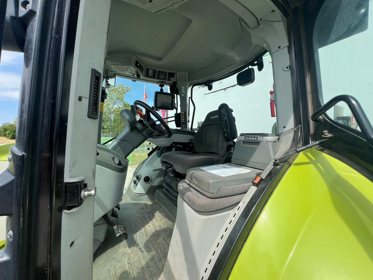 Tractor Claas Axion 870 CMatic