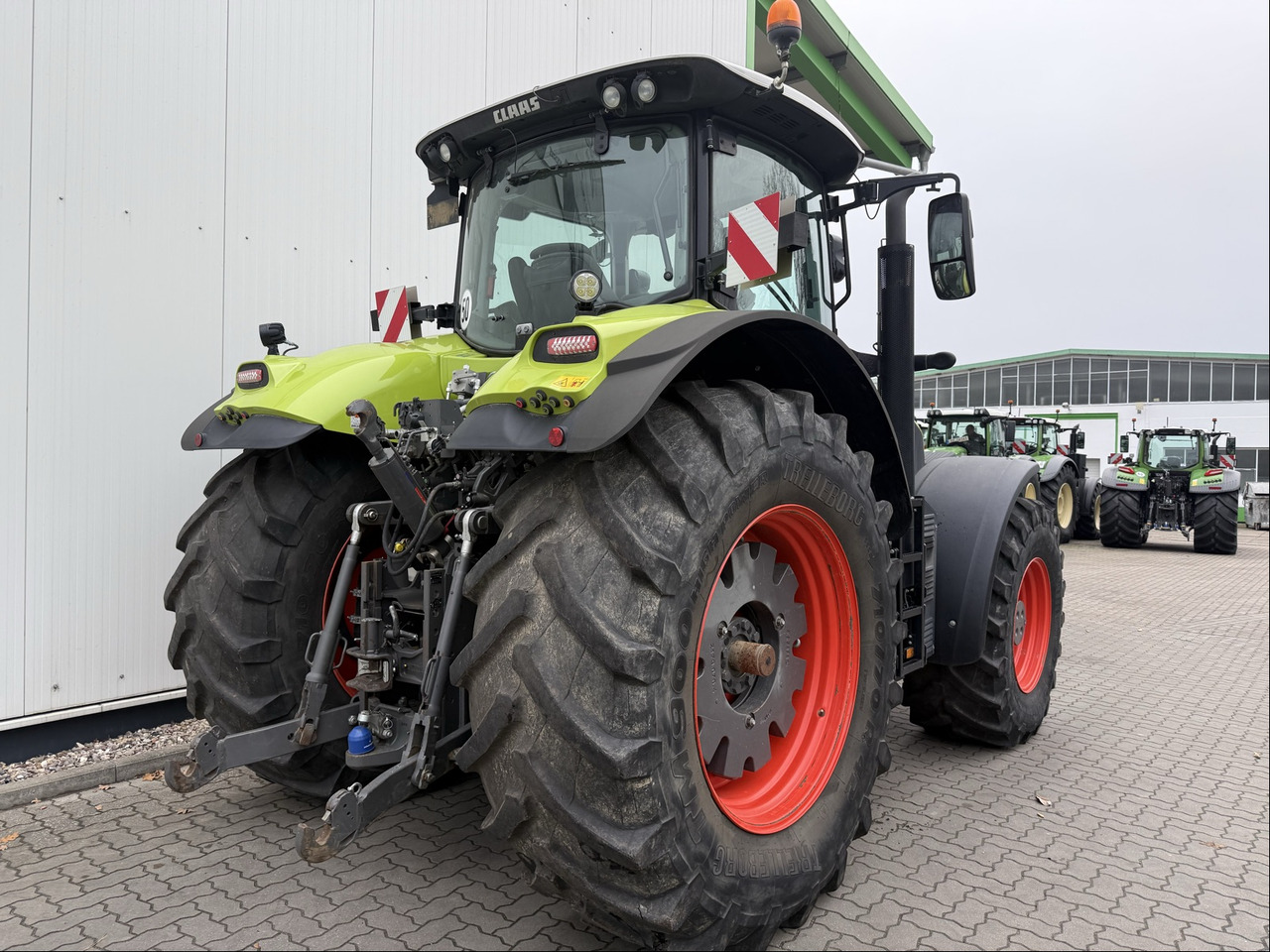 Tractor Claas Axion 870 C-Matic