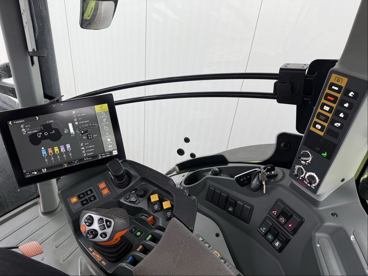 Tractor Claas Axion 870 C-Matic