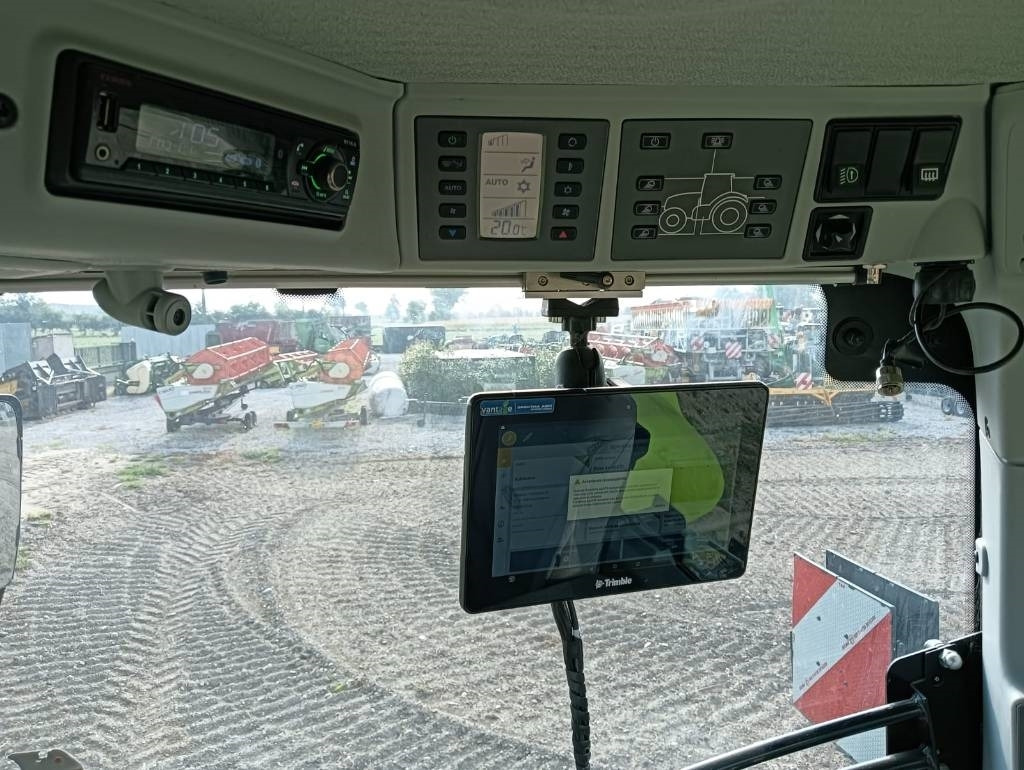 Tractor Claas Axion 870 Cmatic