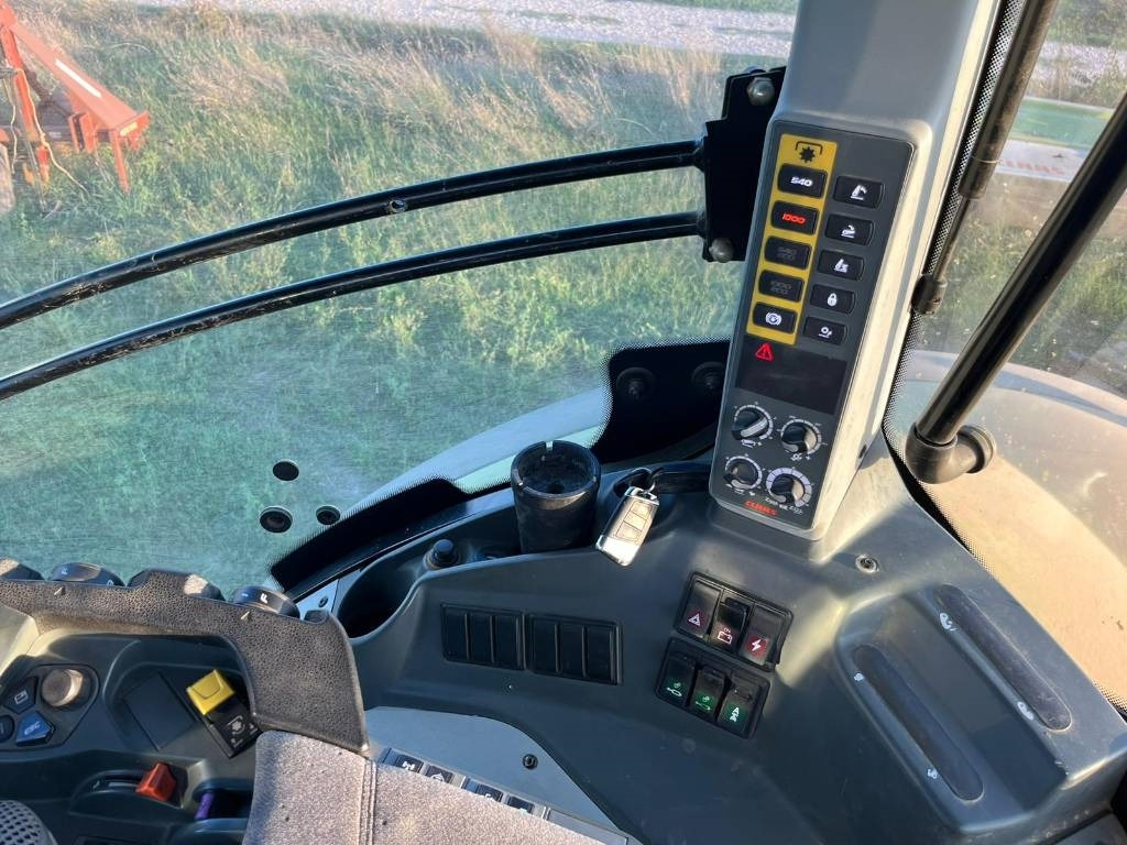 Tractor Claas Axion 870 Cmatic