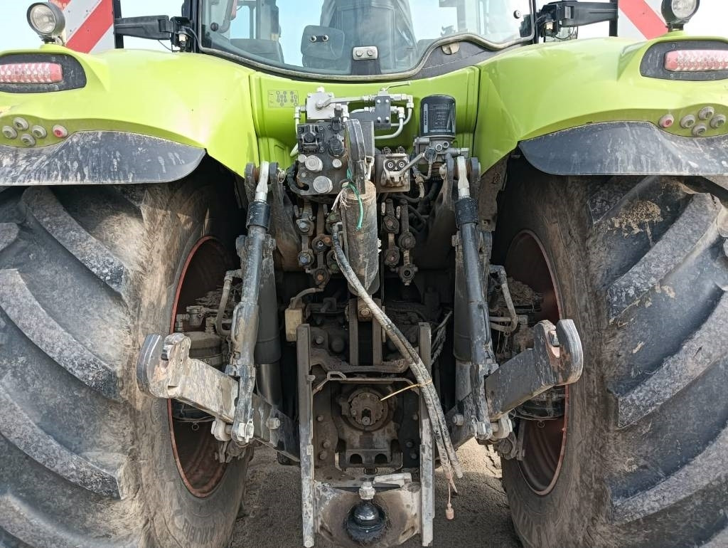 Tractor Claas Axion 870 Cmatic